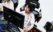 开云下载-TL横扫FLY，Deft打出惊人五杀小组赛2:1（釜山）