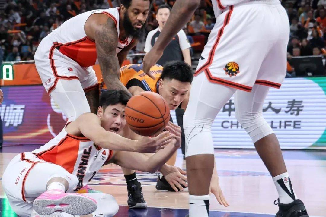 关于江苏队大比分领先进军前列的信息