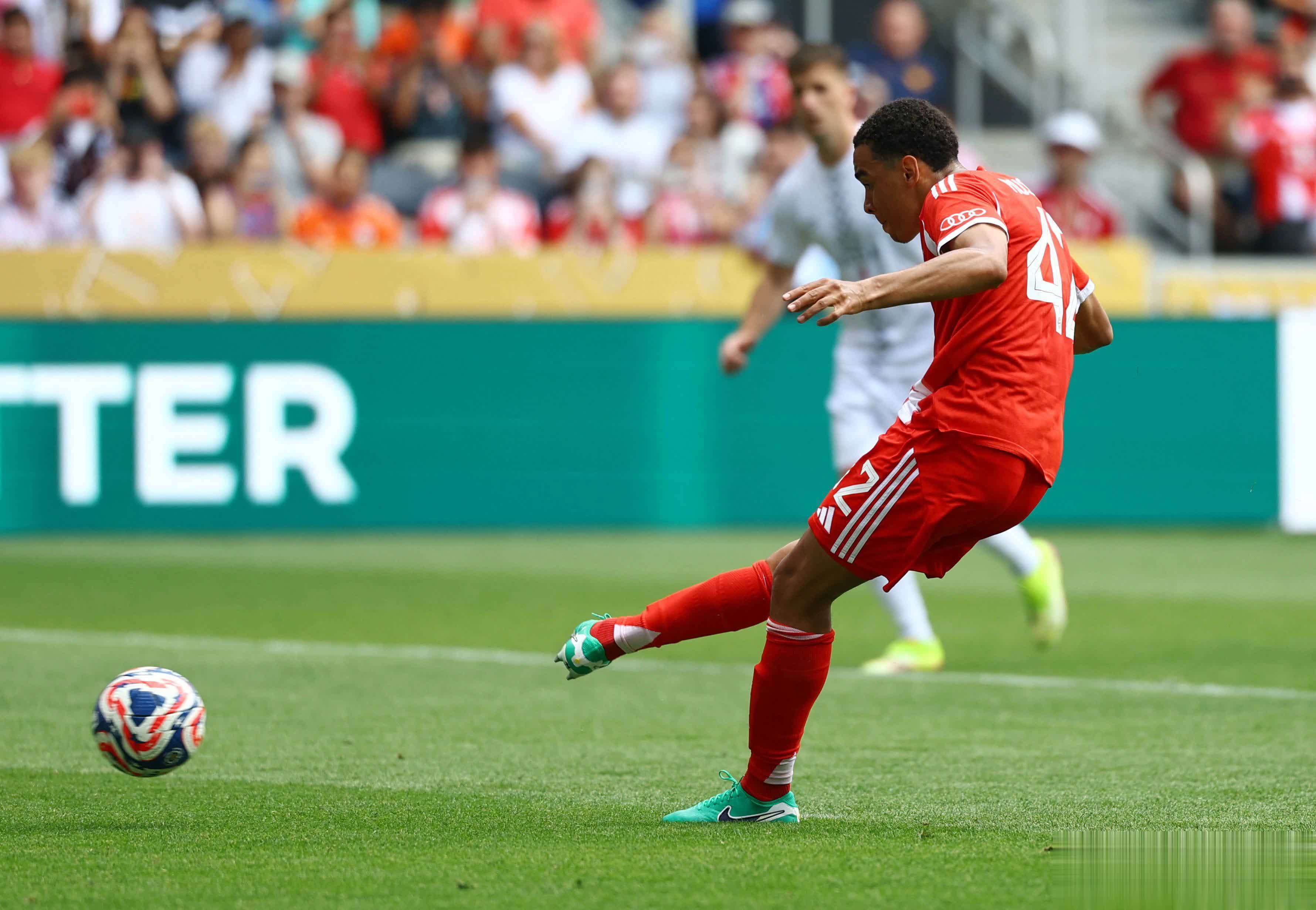 巴西强势拜仁，科曼制霸全场的简单介绍